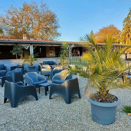 Kemping La Petite Maison Du Park *